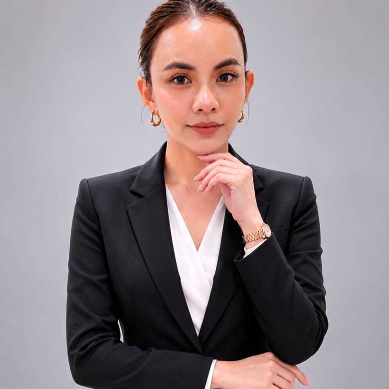 ปภัสสร สมานกลาง ( คุณเจเจ )
